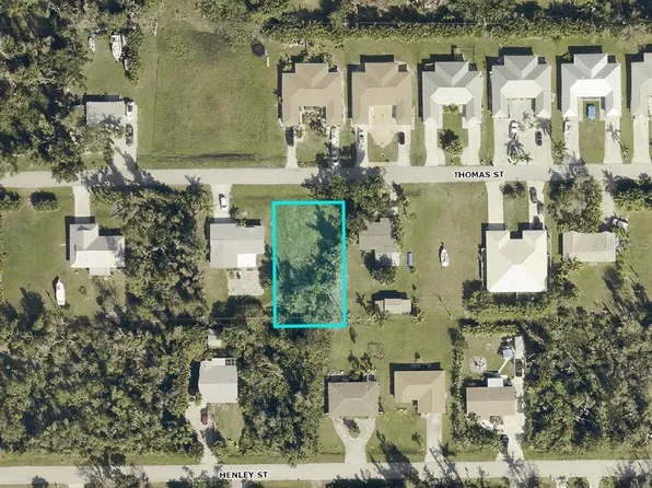 5523 Thomas St #6, Bokeelia, FL 33922