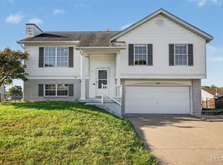 624 Longhorn Dr, O'Fallon, MO 63368