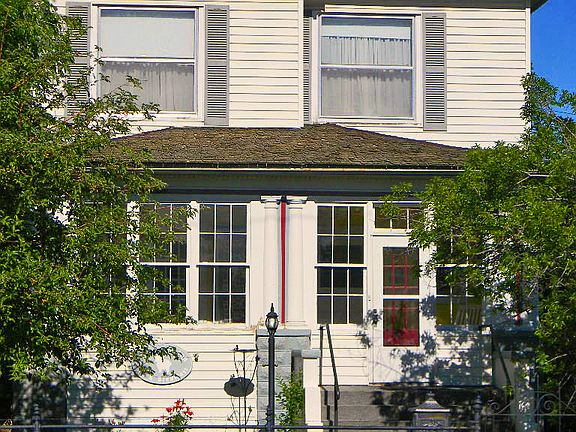 2nd image of 222 S Broadway Ave