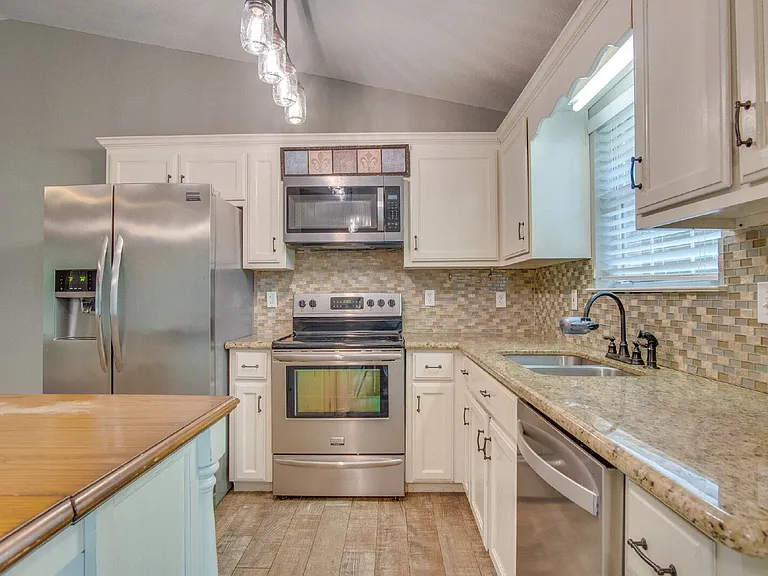 8262 Pamplona St — Photo 12