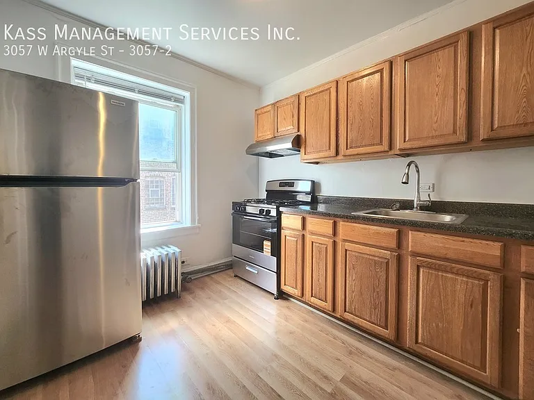 3057 W Argyle St #2 — Photo 1