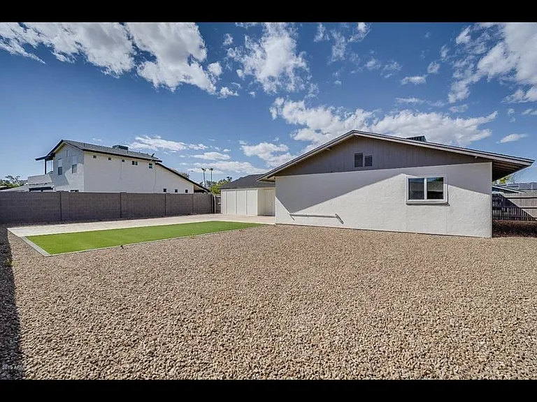 1045 E Carson Dr — Photo 27