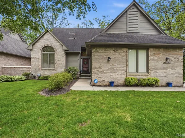 47301 Bramblewood Ct, Novi, MI 48374