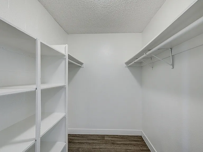 4805_Heidi St_unit 10-22