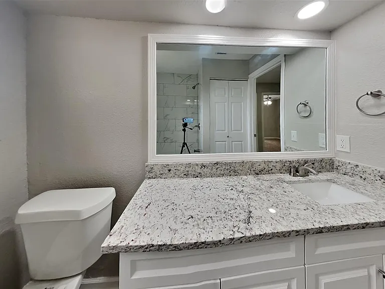10210 Rippling Fields Dr — Photo 15