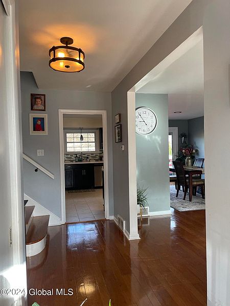 3rd image of 24 Colonial Avenue