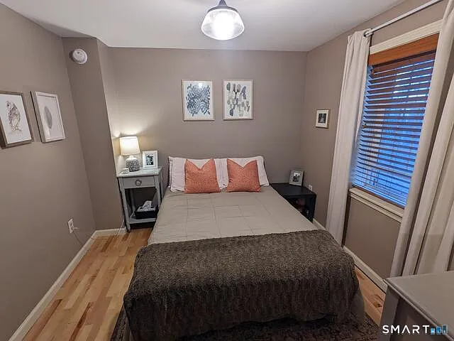 2 bed, 932 sqft, $2,000 — Photo 3