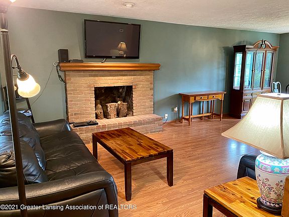 5th image of 735 Blue Lagoon Dr