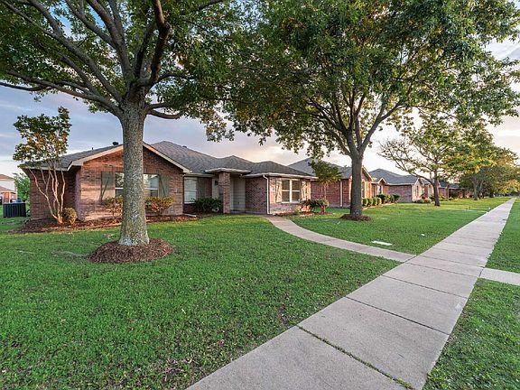 3rd image of 2714 Sutters Mill Way