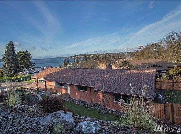 2nd image of 2601 Parkway Dr W