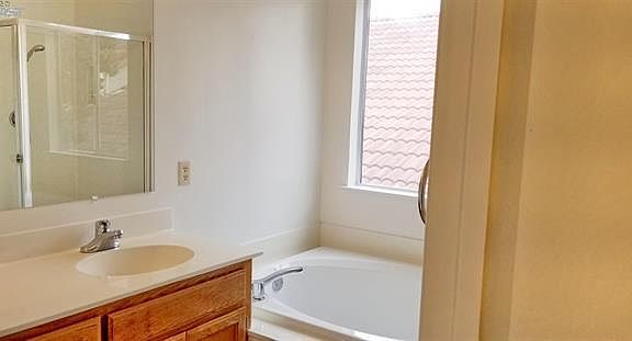 5th image of 225 Cerro Dr