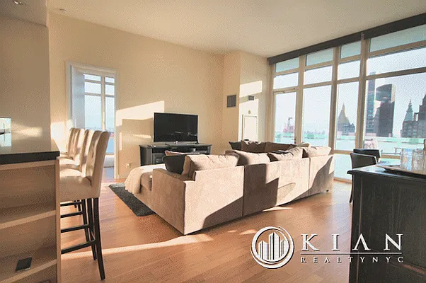 Rented by Kian Realty | media 3