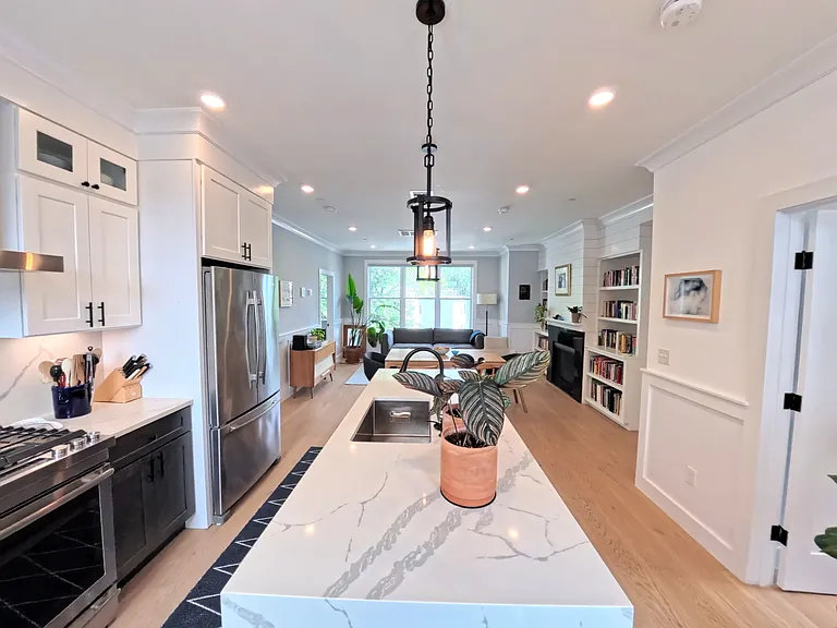 113 Beacon St — Photo 2