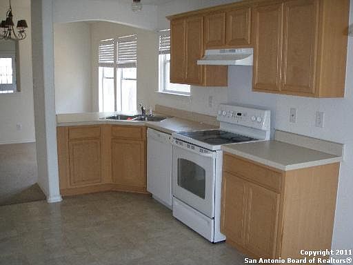 3rd image of 2122 Opelousas Trl