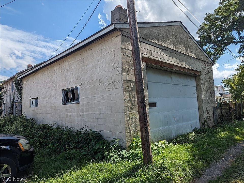 2nd image of 1019 Commerce St