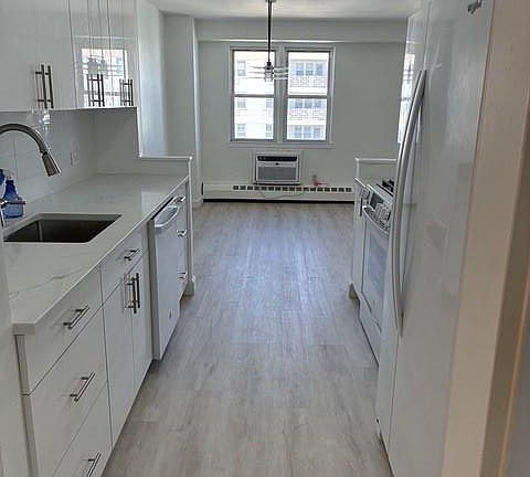 4th image of 430 Shore Road #8G