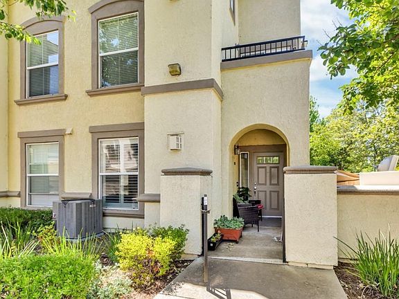 3rd image of 5578 Tares Cir