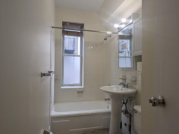 4th image of 74 Palisade Ave APT 6