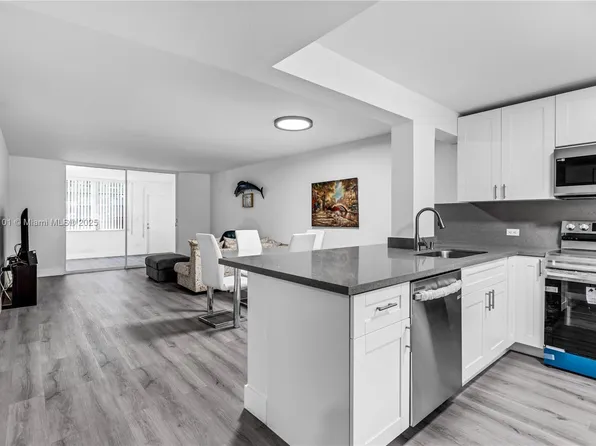 445 NE 195th St APT 125, Miami, FL 33179