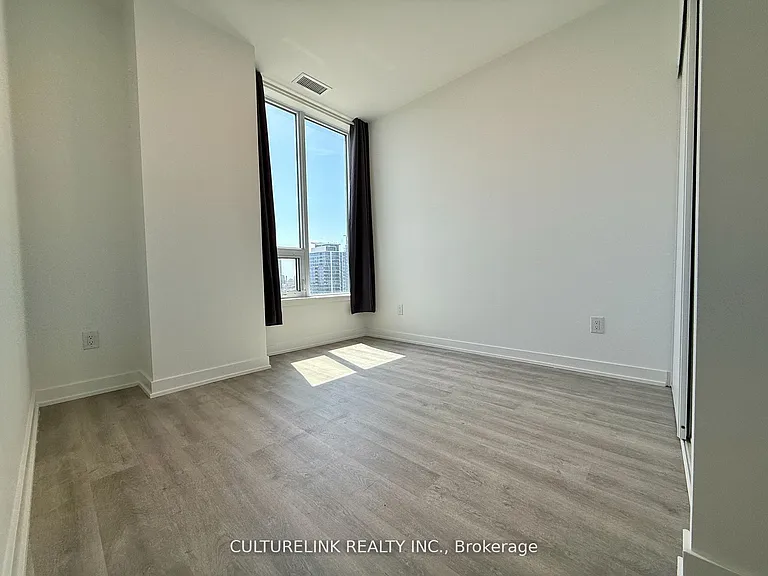 5105 Hurontario St #1604 — Photo 9