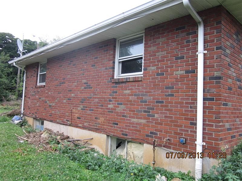 2nd image of 1319 S Meadow St