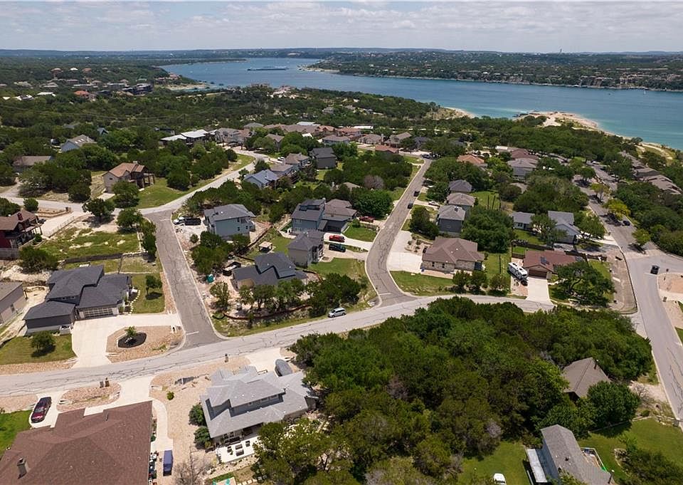 1st image of 204 Valley Hill Dr