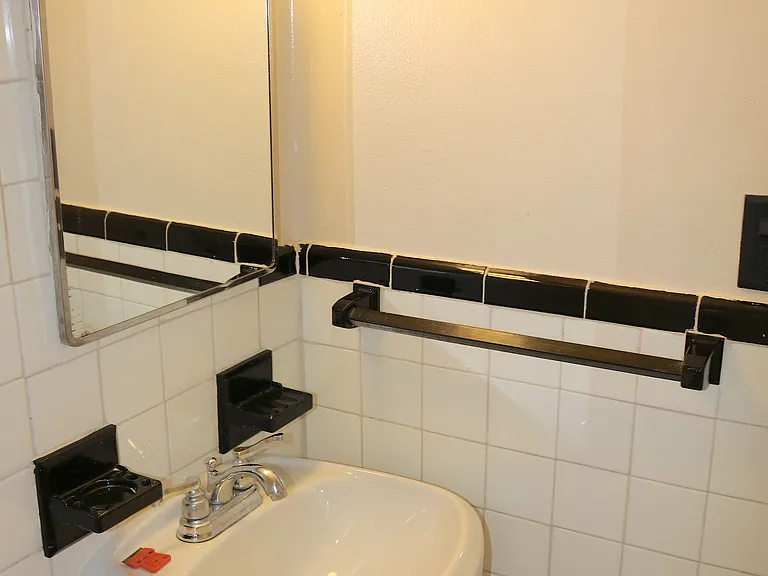 2827 Thornhill Rd — Photo 38