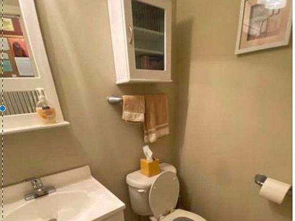 1/2 bath 1st floor