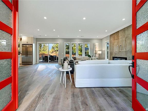 3rd image of 15056 SE 43rd Pl