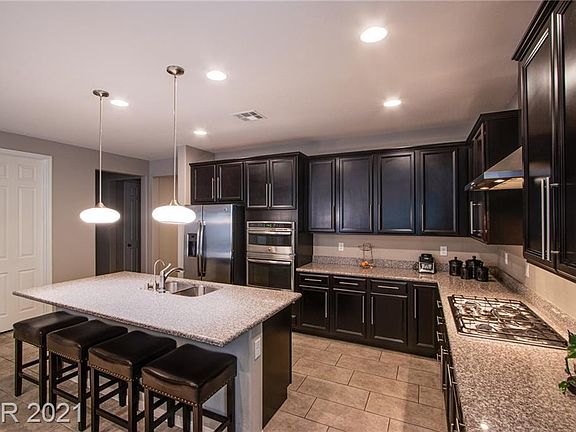 4th image of 10735 Cowlite Ave