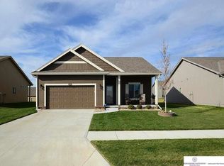7514 N 167th St, Bennington, NE 68007