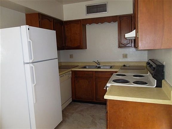 5th image of 2836 N Sparkman Blvd