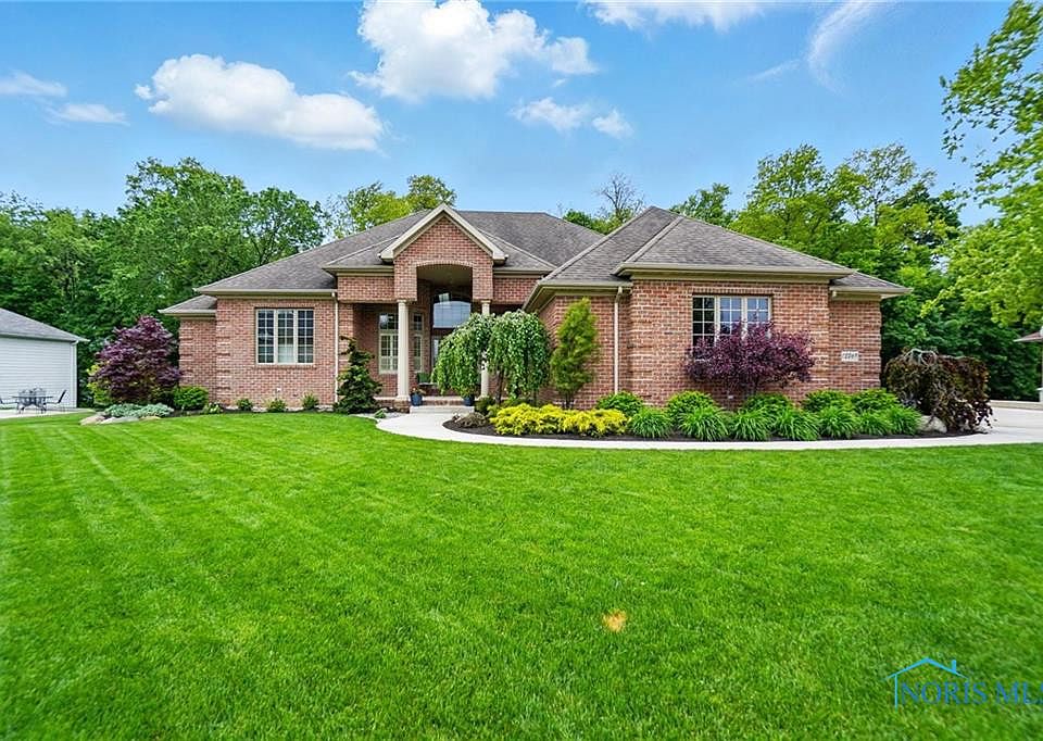 1st image of 15569 Lakebend Dr