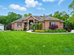 15569 Lakebend Dr, Findlay, OH 45840