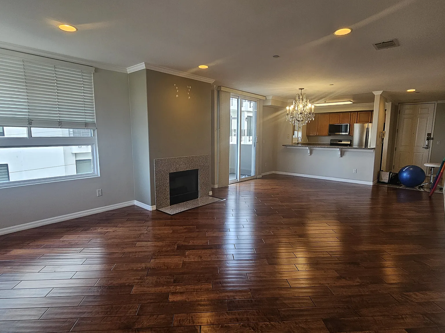 2 bed, 1170 sqft, $2,950 — Photo 3