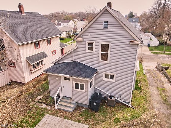 4th image of 994 Moeller Ave