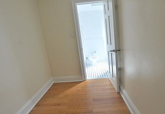 4th image of 95 Christopher St APT 15d