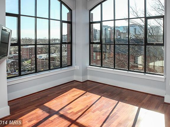 4th image of 1600 Clarendon Blvd #W401