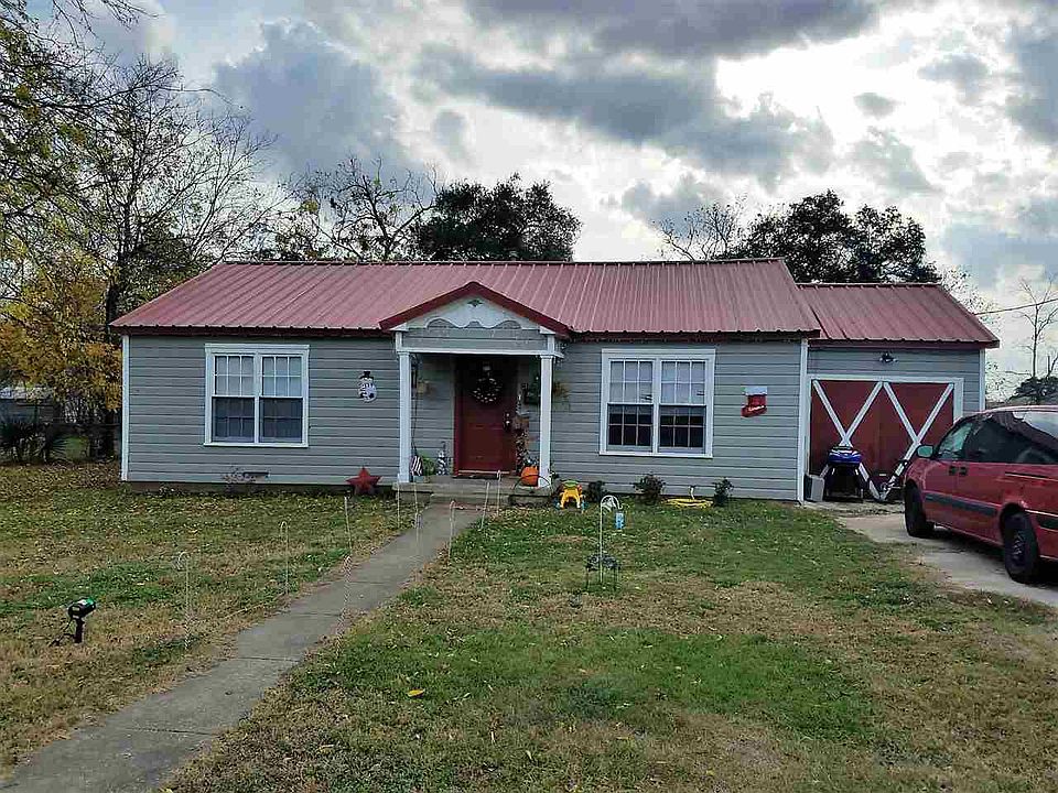 1st image of 816 W Navasota St