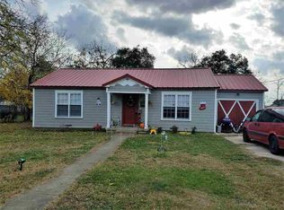 816 W Navasota St, Groesbeck, TX 76642