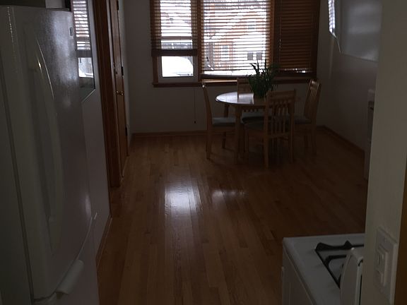 5th image of 5830 N Rockwell St #1