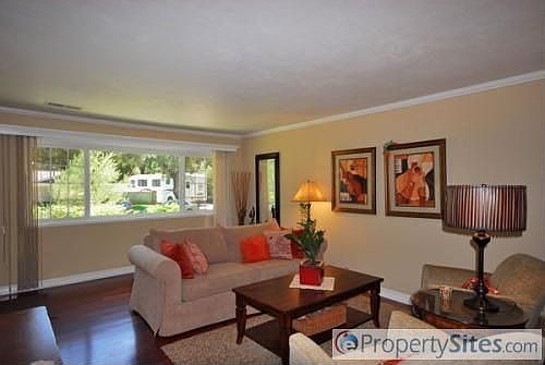 3rd image of 1183 Alviria Dr