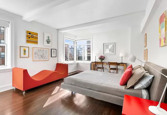 5th image of 170 E 77th St APT 8E