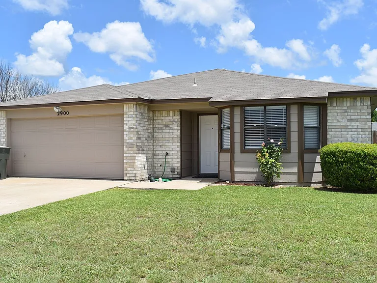 2900 Cinco Dr — Photo 1