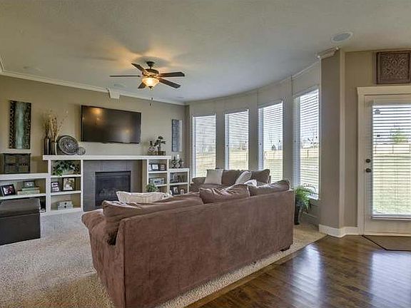 3rd image of 4308 NE 91st Ter