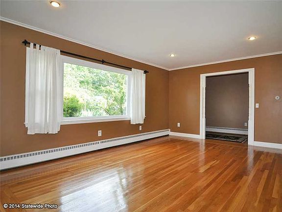 4th image of 269 Poplar Dr