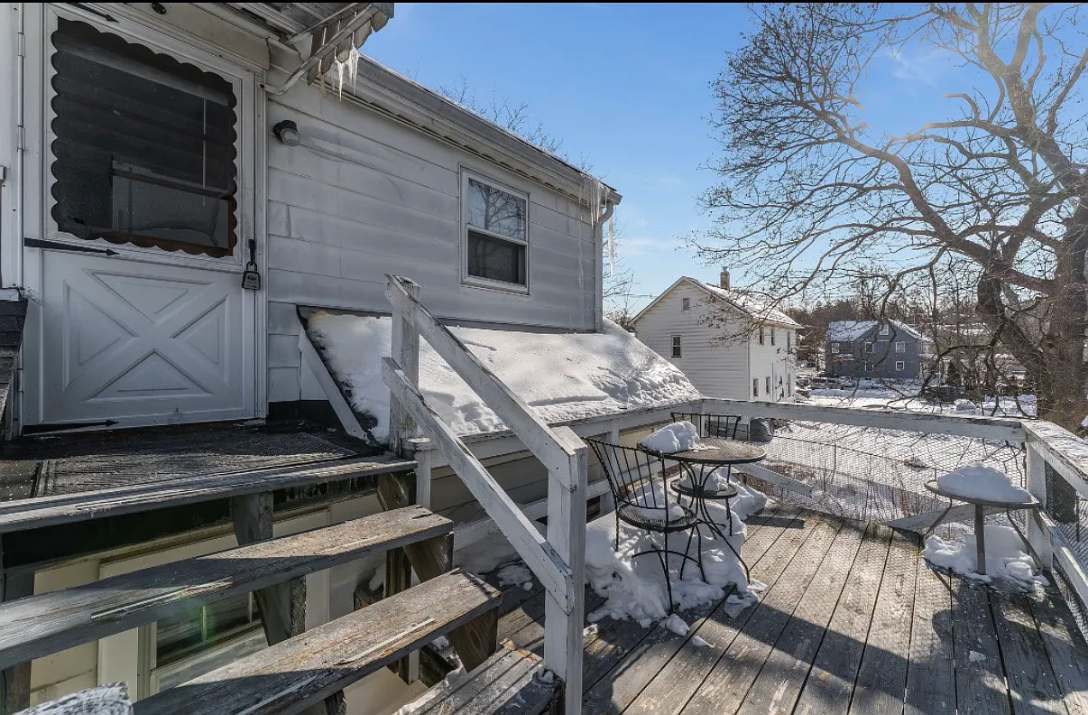 39 S Lincoln Ave — Photo 3