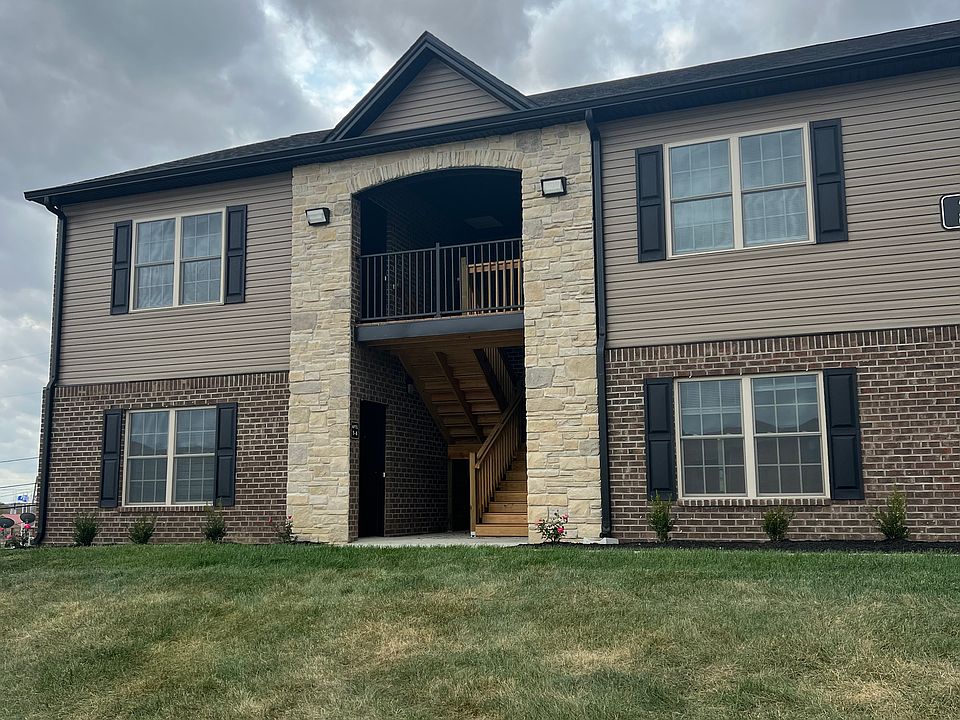 1st image of 244 Calumet Dr #1