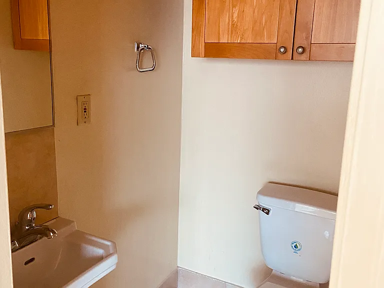 12921 Oxnard St #2 — Photo 7
