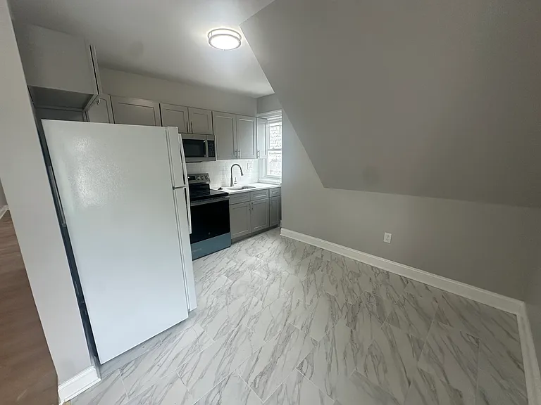 806 N 64th St — Photo 27